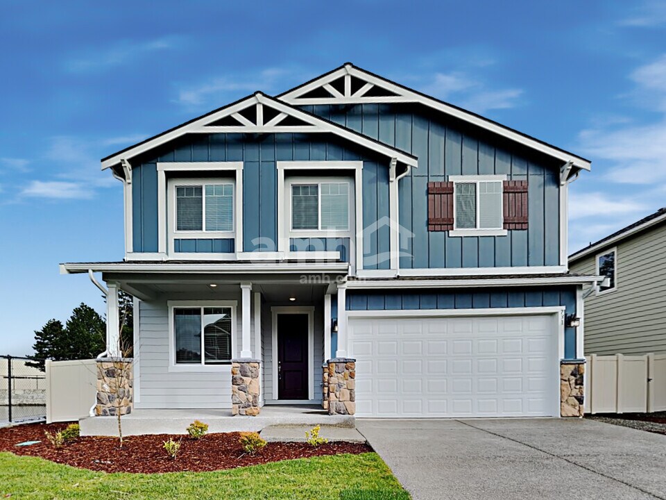 731 Dudley St in Enumclaw, WA - Building Photo