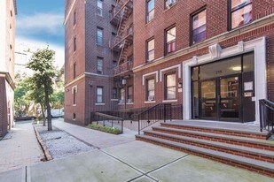 275 Harrison Ave, Unit D2 in Jersey City, NJ - Building Photo