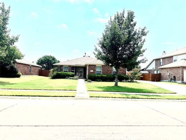 2304 Belmont Park Dr in Denton, TX - Building Photo - Building Photo