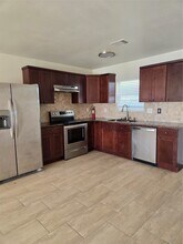 2724 Avenue D in San Leon, TX - Building Photo - Building Photo