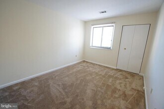 140 Royal Oak Dr, Unit H in Bel Air, MD - Foto de edificio - Building Photo