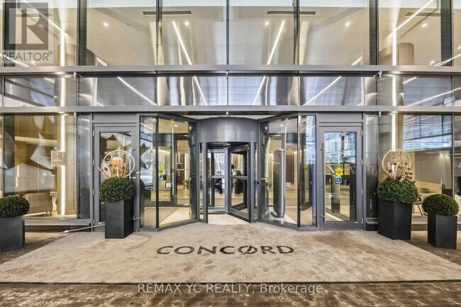 3 Concord Cityplace Wy in Toronto, ON - Building Photo - Building Photo
