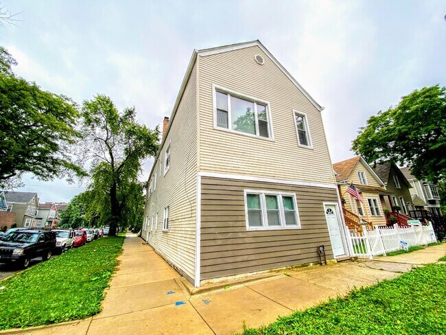 property at 3501 W Cortland St