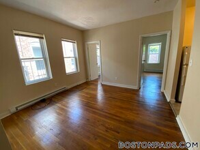 888 Huntington Ave, Unit 8 in Boston, MA - Foto de edificio - Building Photo
