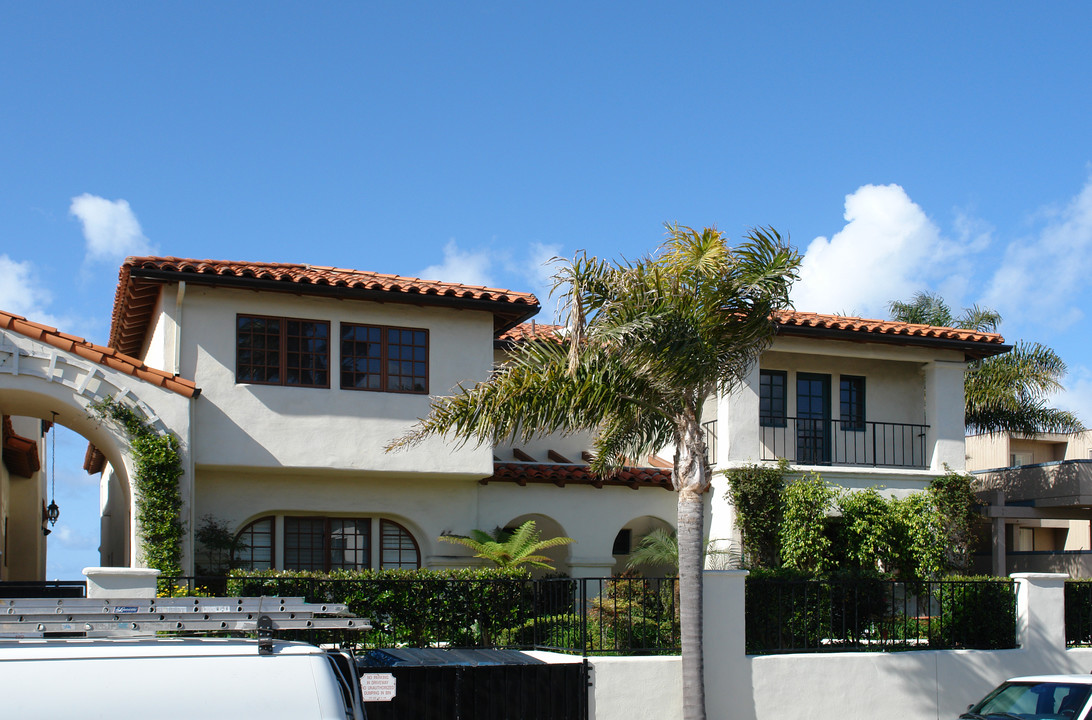 257 Avenida Lobeiro in San Clemente, CA - Building Photo