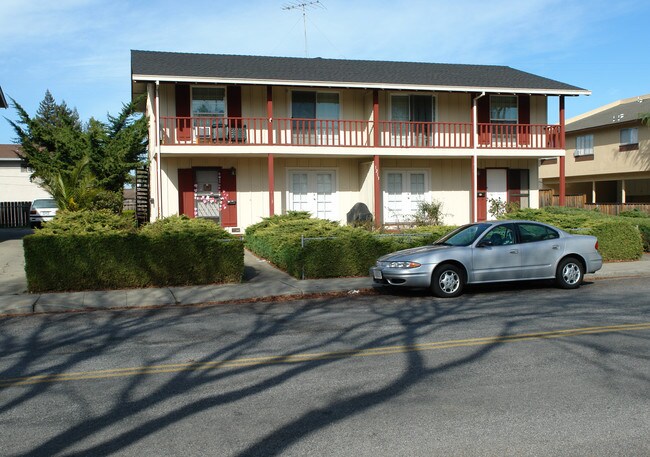 1213 W Washington Ave in Sunnyvale, CA - Foto de edificio - Building Photo