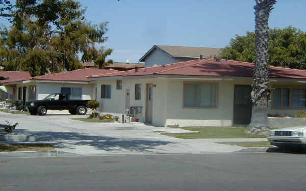 2213 Florida St in Huntington Beach, CA - Building Photo - Building Photo