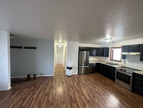 850 Edinborough Dr in Palmer, AK - Building Photo - Building Photo