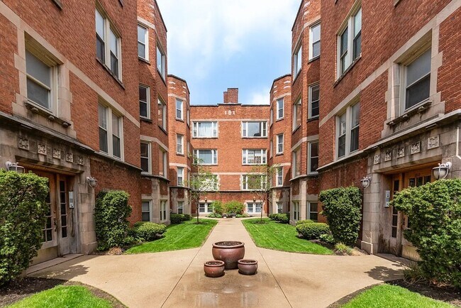 1618 W Columbia Ave in Chicago, IL - Building Photo - Building Photo