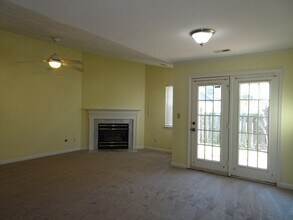 812 Wilderness Way in Newport News, VA - Building Photo - Building Photo