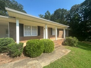 927 Pinecliff Dr in Oxford, AL - Building Photo - Building Photo
