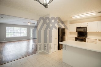 523 Rice Gate Dr in Richmond Hill, GA - Building Photo - Building Photo