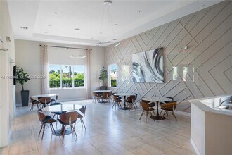 495 NE 5th Ln in Florida City, FL - Building Photo - Building Photo