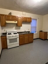 19 Rockwell St, Unit 1 in Boston, MA - Foto de edificio - Building Photo