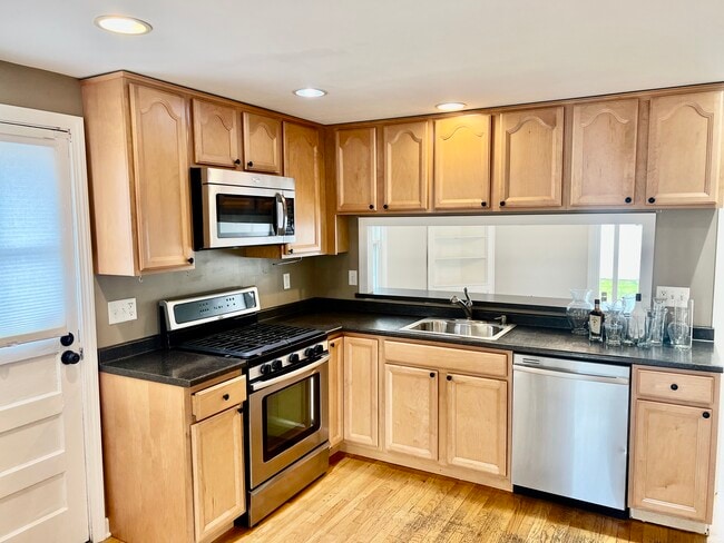 49 Union Ave in West Haven, CT - Building Photo - Building Photo