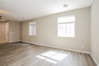 9937 Fountain Walk Ave in Las Vegas, NV - Building Photo - Building Photo