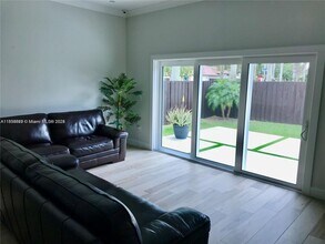 1010 NE 36th Ave in Homestead, FL - Building Photo - Building Photo