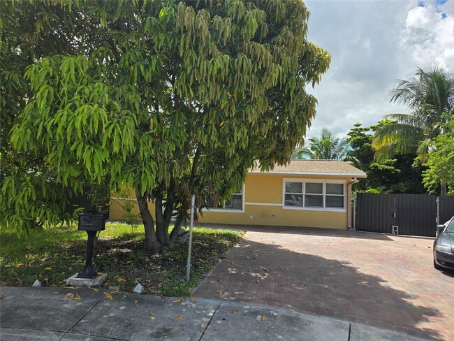 4031 NE 8th Ave in Pompano Beach, FL - Building Photo - Building Photo