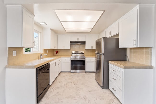 1909 Harriman Ln, Unit 4