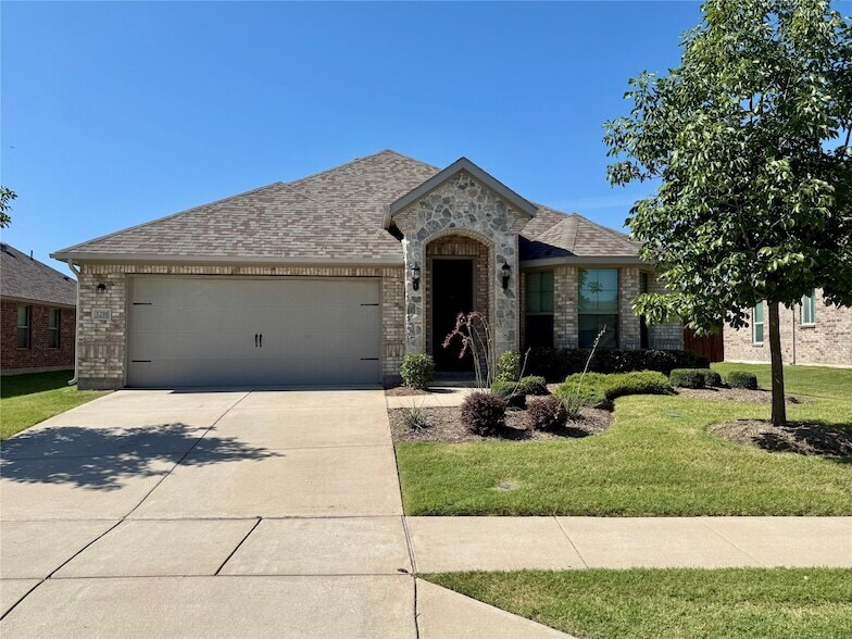 1200 Sharp St in Anna, TX - Building Photo
