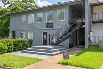 Kensington Manor Apartments in Montgomery, AL - Foto de edificio - Building Photo