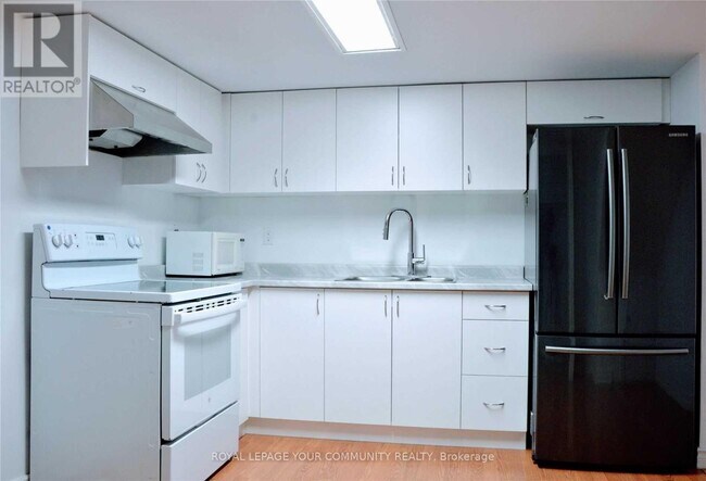 106 Connaught Ave in Toronto, ON - Building Photo - Building Photo
