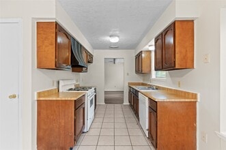 9505 John Bank Dr in Spring, TX - Building Photo - Building Photo