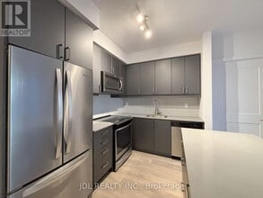 7895 Jane St in Vaughan, ON - Building Photo - Building Photo