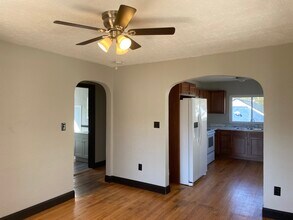 4814 Tennessee St, Unit B in South Charleston, WV - Building Photo - Building Photo