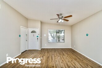 5493 S Via Guayaquil in Tucson, AZ - Foto de edificio - Building Photo