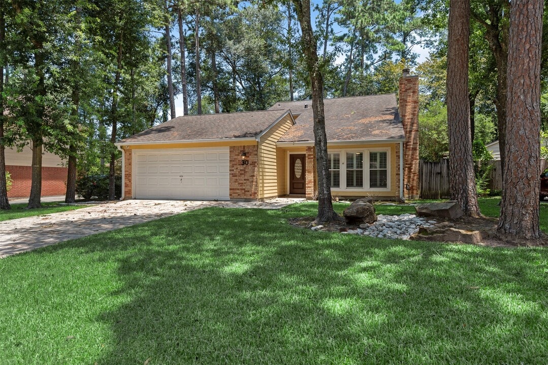 30 Berryfrost Ln in Spring, TX - Building Photo