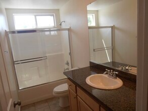 14548 Evan Way in Van Nuys, CA - Foto de edificio - Building Photo
