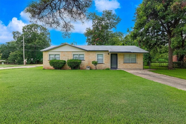 property at 1101 Shirley Ln