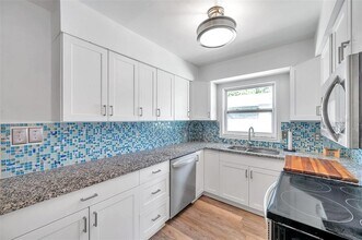 5900 Cypress St N in St. Petersburg, FL - Building Photo - Building Photo