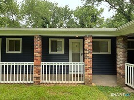 2144 Waterbury Rd in Cheshire, CT - Building Photo
