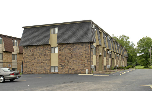 Copper Creek Crossings in Belleville, IL - Foto de edificio - Building Photo