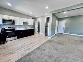 5 Providence St in Putnam, CT - Building Photo