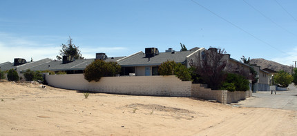 19087 Allegheny Rd in Apple Valley, CA - Building Photo - Building Photo