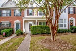 9366 Greenheather Dr in Huntersville, NC - Building Photo