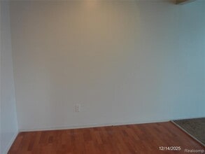 22843 Grove St in St. Clair Shores, MI - Building Photo - Building Photo