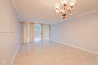 10835 SW 112th Ave in Miami, FL - Building Photo - Building Photo