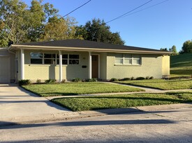 101 Hibiscus Pl in River Ridge, LA - Building Photo