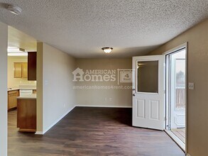 11468 River Run Pky in Henderson, CO - Foto de edificio - Building Photo