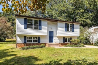 7120 Clear Crossing Ln in Mint Hill, NC - Building Photo - Building Photo