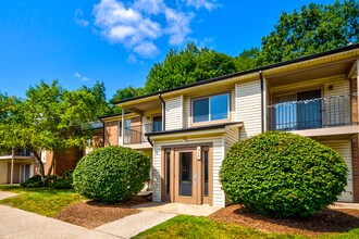 Woodland Crossing in Michigan City, IN - Foto de edificio - Building Photo