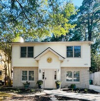 1071 Standard Dr NE in Atlanta, GA - Building Photo