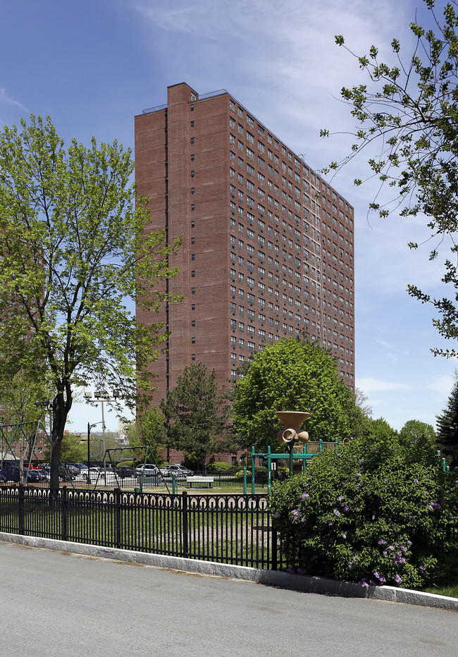 Fresh Pond Apartments in Cambridge, MA - Building Photo - Building Photo