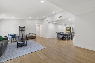 12151 Old Country Rd N in Wellington, FL - Building Photo - Building Photo