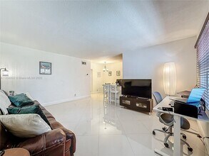 2600 S Ocean Dr in Hollywood, FL - Building Photo - Building Photo