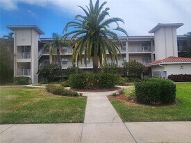 6503 Stone River Rd, Unit 109 in Bradenton, FL - Building Photo